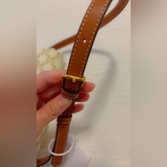 Gorgeous sleek handbag. - Picture 4 of 6